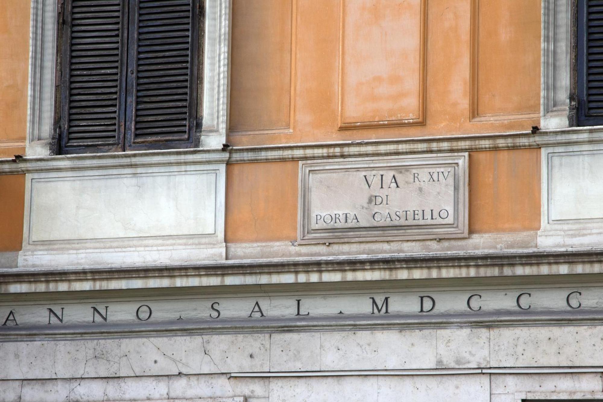 Porta Castello Charme Apartment Rome Bagian luar foto