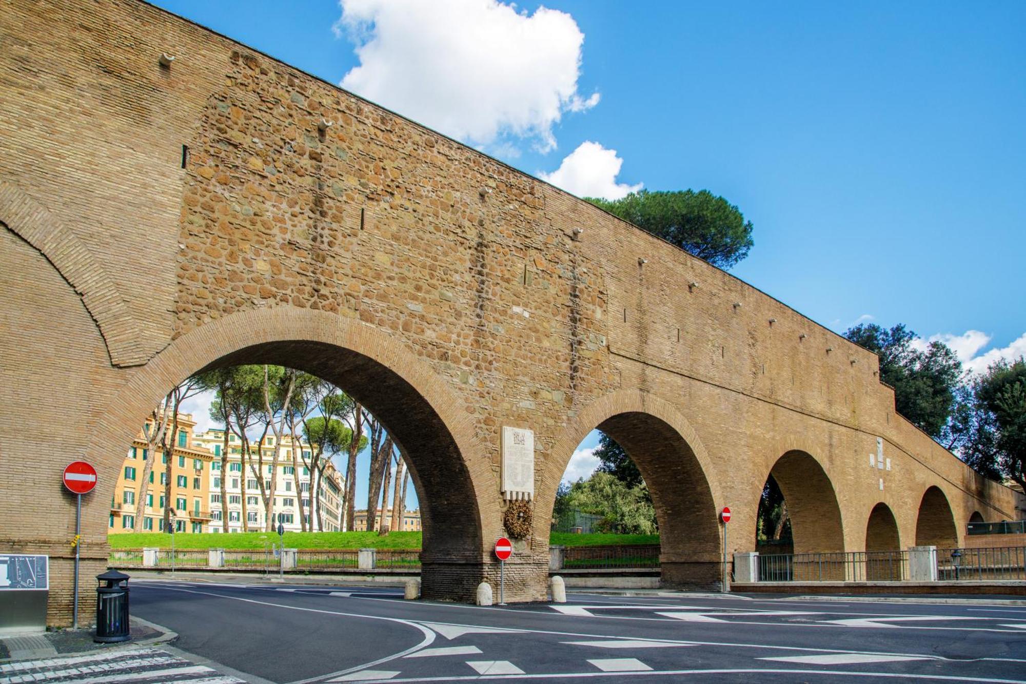 Porta Castello Charme Apartment Rome Bagian luar foto